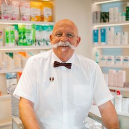 Mag. Karl Stocker in der Fischl Apotheke in Klagenfurt am Wörthersee